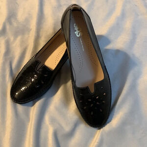SAS sonyo patent leather black cutout heel size womens 7.5 m